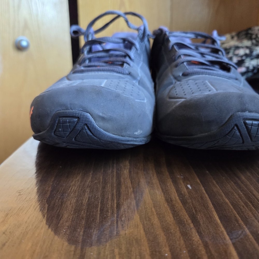 Men's Black Athletic Shoes